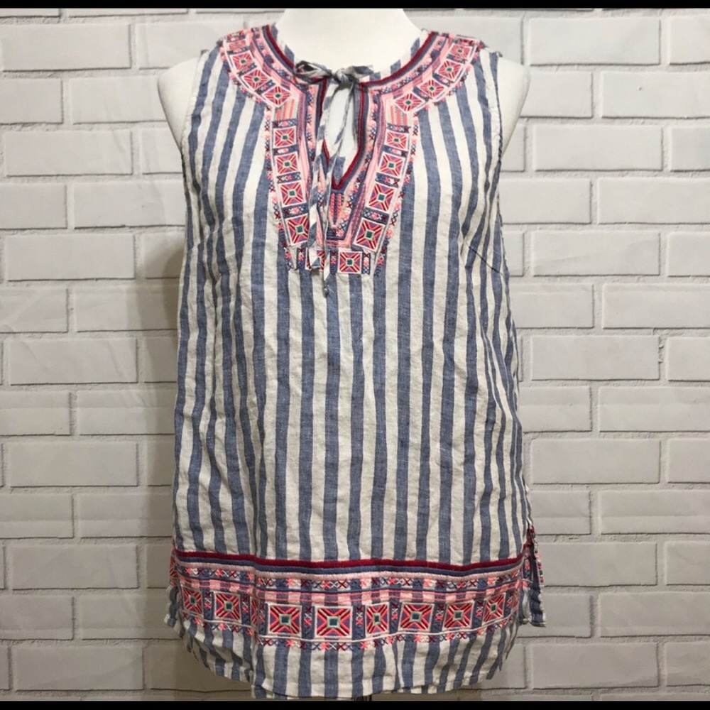 3/ $25 Artisan NY Linen Embroidered Top M